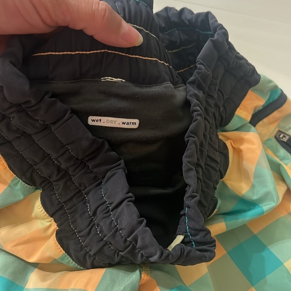 Lululemon shorts - Picture 6 of 7